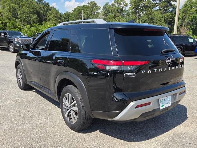 2025 Nissan Pathfinder SL 4WD