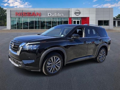 2025 Nissan Pathfinder SL 4WD