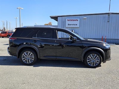 2025 Nissan Pathfinder SL 4WD