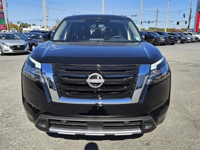 2025 Nissan Pathfinder SL 4WD