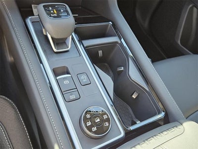 2025 Nissan Pathfinder SL 4WD