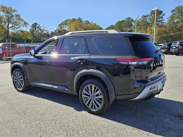 2025 Nissan Pathfinder SL 4WD