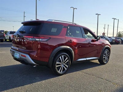2025 Nissan Pathfinder Platinum