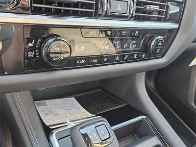 2025 Nissan Pathfinder Platinum