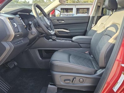 2025 Nissan Pathfinder Platinum