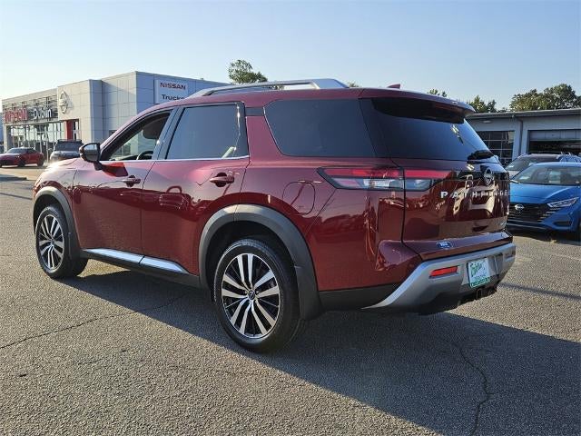2025 Nissan Pathfinder Platinum