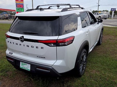 2026 Nissan Pathfinder Platinum 2WD
