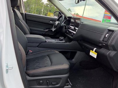 2026 Nissan Pathfinder Platinum 2WD