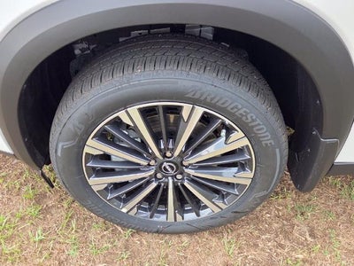 2026 Nissan Pathfinder Platinum 2WD