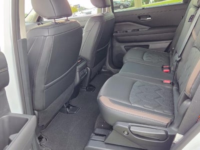 2026 Nissan Pathfinder Platinum 2WD