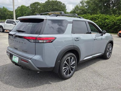 2026 Nissan Pathfinder Platinum