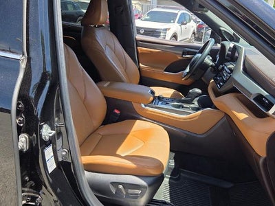 2022 Toyota Highlander Platinum AWD (Natl)