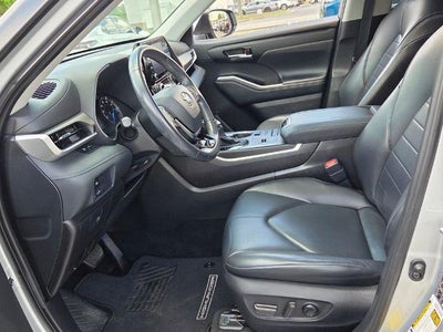 2021 Toyota Highlander Hybrid XLE FWD (Natl)