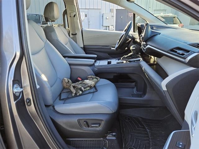 2023 Toyota Sienna XLE FWD 8-Passenger (Natl)