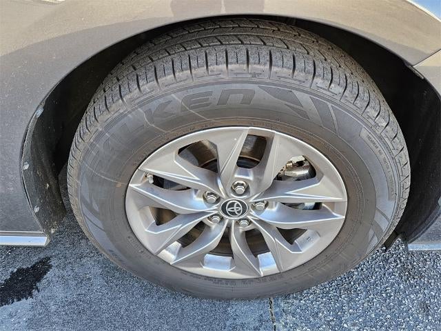 2023 Toyota Sienna XLE FWD 8-Passenger (Natl)