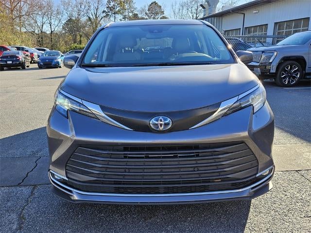 2023 Toyota Sienna XLE FWD 8-Passenger (Natl)