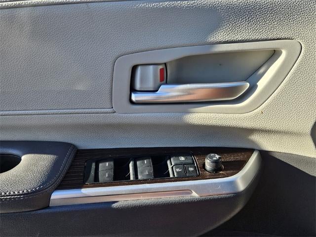 2023 Toyota Sienna XLE FWD 8-Passenger (Natl)