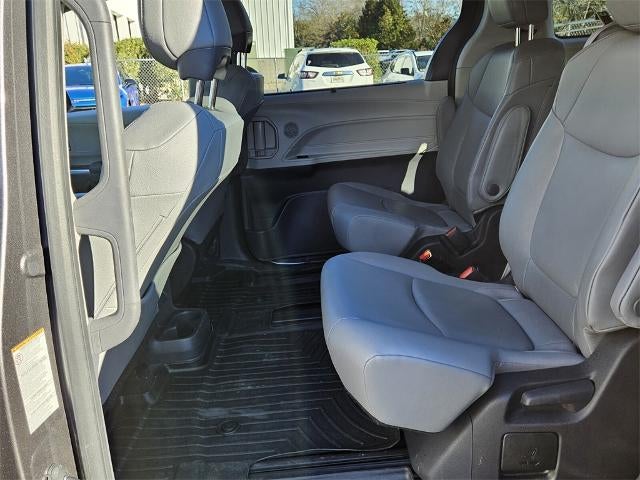 2023 Toyota Sienna XLE FWD 8-Passenger (Natl)