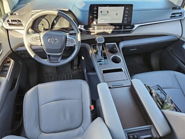 2023 Toyota Sienna XLE FWD 8-Passenger (Natl)