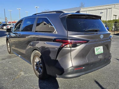 2023 Toyota Sienna XLE FWD 8-Passenger (Natl)