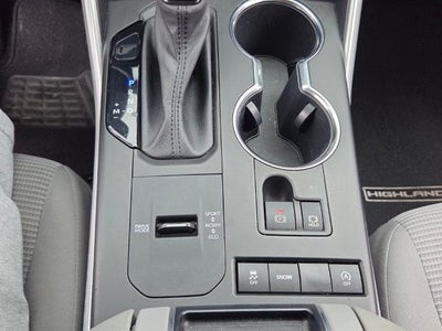 2022 Toyota Highlander LE FWD (GS)