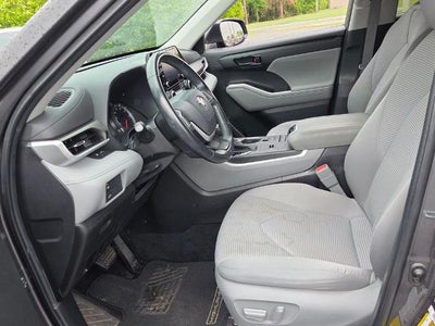 2022 Toyota Highlander LE FWD (GS)