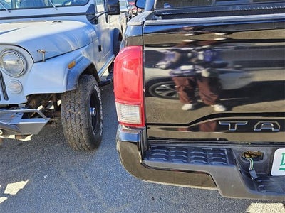 2018 Toyota Tacoma SR5 Double Cab 5' Bed I4 4x2 AT (SE)