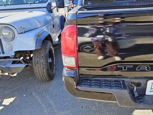 2018 Toyota Tacoma SR5 Double Cab 5' Bed I4 4x2 AT (SE)