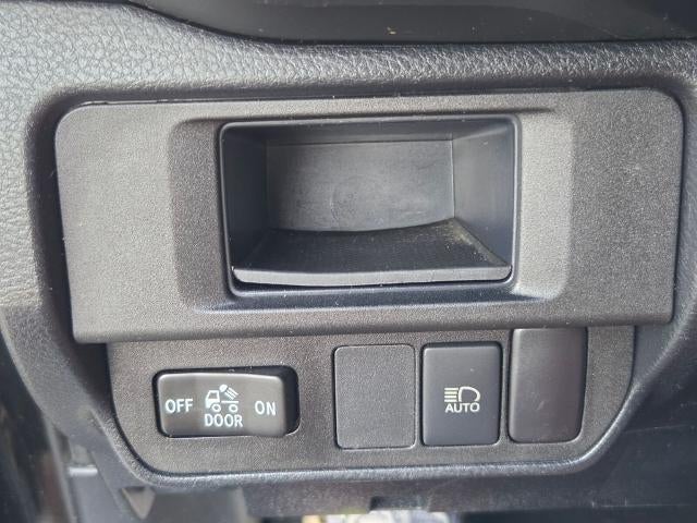 2018 Toyota Tacoma SR5 Double Cab 5' Bed I4 4x2 AT (SE)