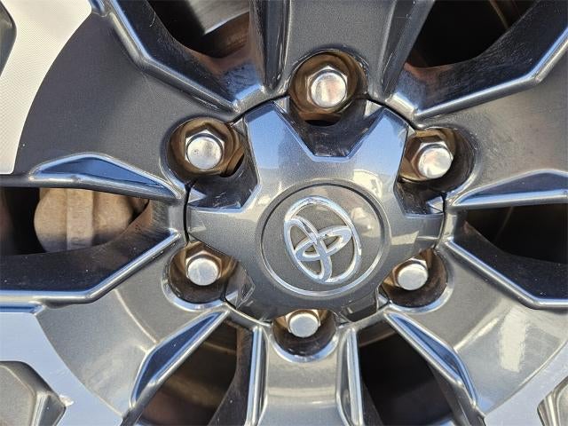 2018 Toyota Tacoma SR5 Double Cab 5' Bed I4 4x2 AT (SE)