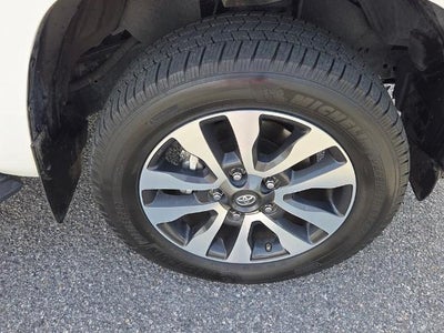 2018 Toyota Tundra 4WD 4WD Limited CrewMax 5.5' Bed 5.7L FFV (SE)