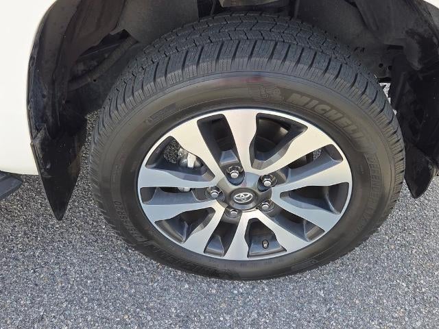 2018 Toyota Tundra 4WD 4WD Limited CrewMax 5.5' Bed 5.7L FFV (SE)