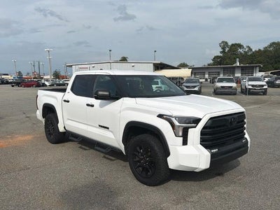 2025 Toyota Tundra 4WD 4WD SR5 CrewMax 5.5' Bed (SE)