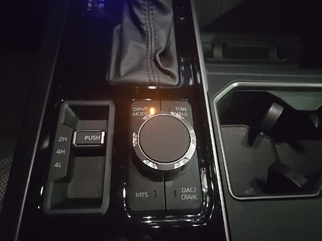 2023 Toyota Tundra 4WD 4WD SR5 CrewMax 5.5' Bed (SE)