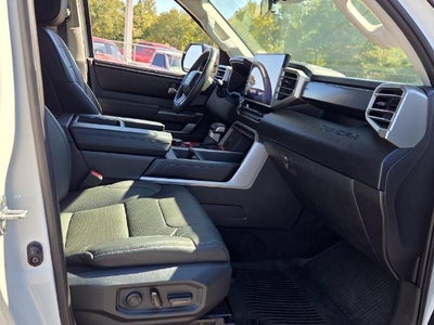 2024 Toyota Tundra 4WD 4WD SR5 CrewMax 5.5' Bed (SE)