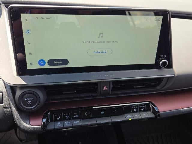 2025 Toyota Prius Plug-In Hybrid SE (Natl)