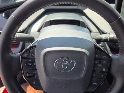 2025 Toyota Prius Plug-In Hybrid SE (Natl)
