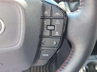 2025 Toyota Prius Plug-In Hybrid SE (Natl)