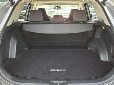 2019 Toyota RAV4 XLE FWD (GS)