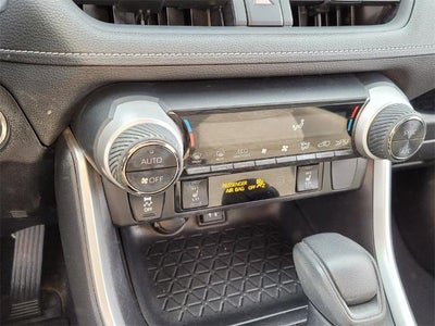 2019 Toyota RAV4 XLE FWD (GS)