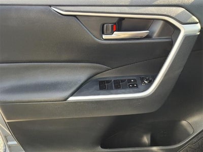 2019 Toyota RAV4 XLE FWD (GS)