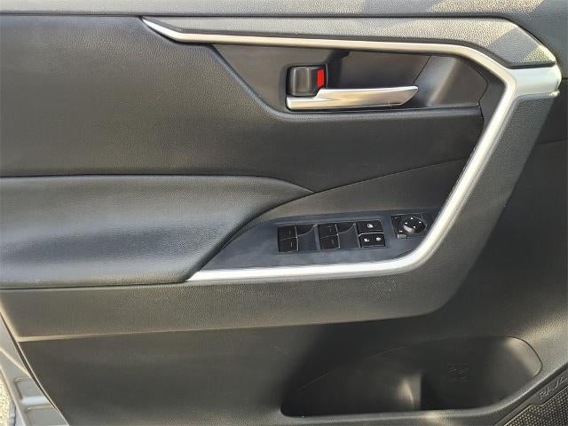 2019 Toyota RAV4 XLE FWD (GS)