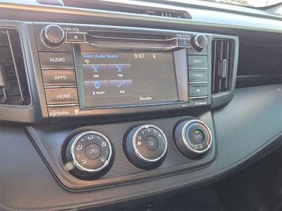 2017 Toyota RAV4 LE FWD (GS)