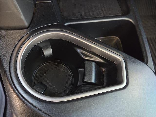 2017 Toyota RAV4 LE FWD (GS)