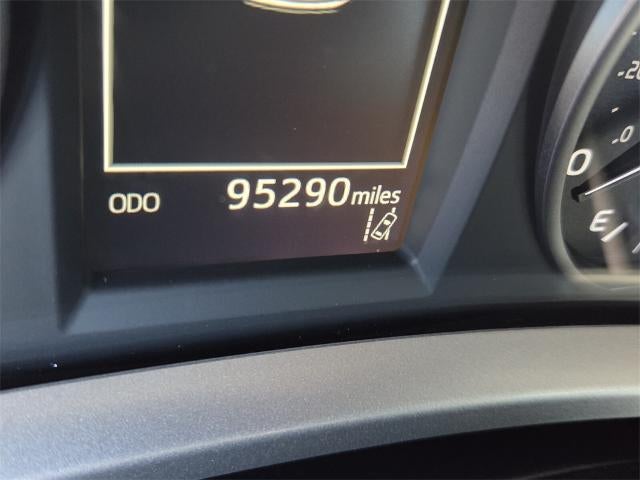 2017 Toyota RAV4 LE FWD (GS)