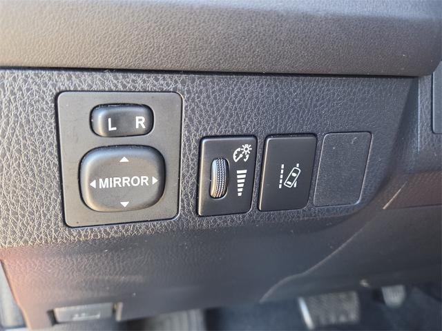 2017 Toyota RAV4 LE FWD (GS)