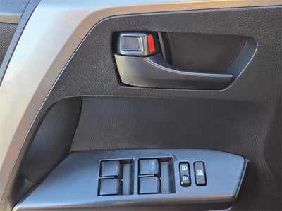 2017 Toyota RAV4 LE FWD (GS)