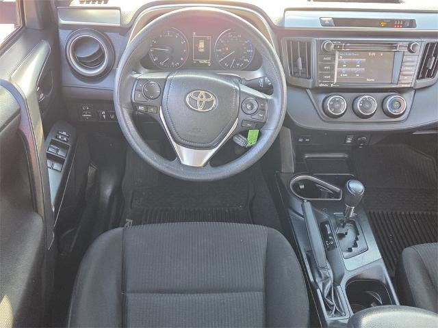 2017 Toyota RAV4 LE FWD (GS)