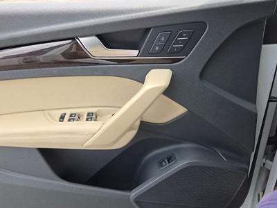 2019 Audi Q5 Premium Plus 45 TFSI quattro