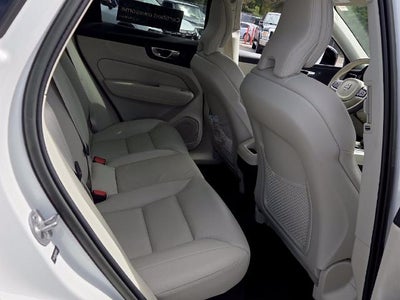 2023 Volvo XC60 B5 AWD Plus Dark Theme